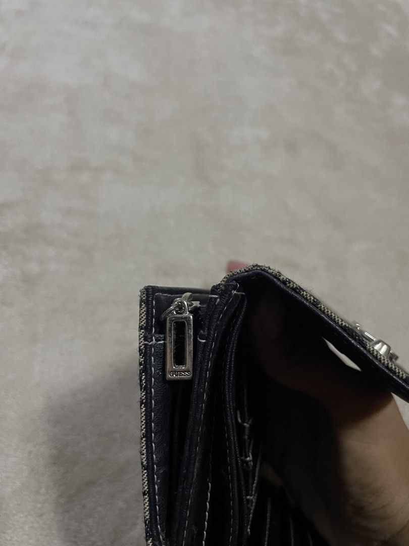Vintage Guess monogram canvas trifold wallet (Category: Wallets & Card holders) located in Bacoor. Submitted by southhustlaaaaa (Listing ID 1469620087, Image 3). Description: Vintage Guess monogram canvas trifold wallet authentic excellent condition no issue .
