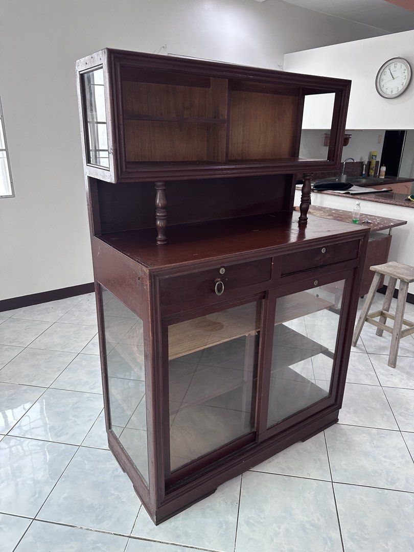 Vintage Kitchen Cabinet (Category: Other Home Furniture) located in Los Banos. Submitted by titoby (Listing ID 1469702764, Image 1). Description: Vintage cabinet Bought late 1960s.
