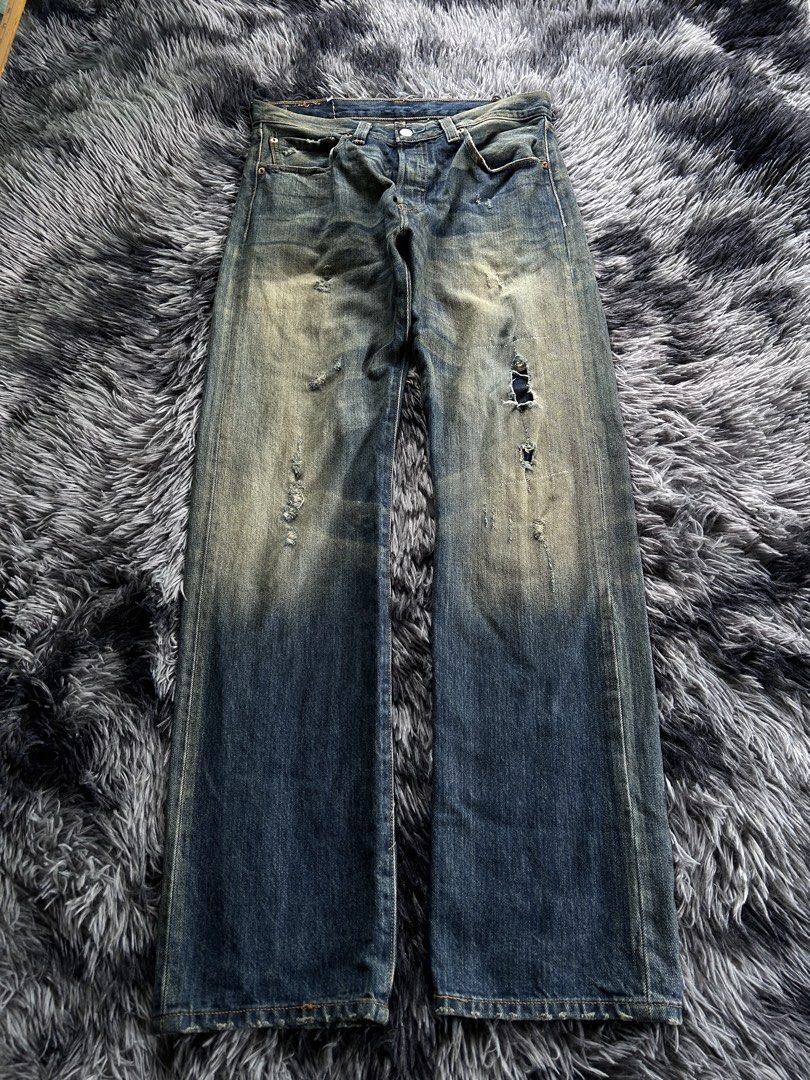 Vintage Levis 501 Button Fly Straight Jeans (Category: Jeans) located in Banaybanay. Submitted by prettysixtythrift_17 (Listing ID 1469597109, Image 1). Description: Vintage Levis 501 Button Fly Straight Jeans ▪️Waistline: 32 to 34 ▪️Length: 43 ▪️Hem: 8.5 ▪️Hips: 18 ▪️Leg Thigh: 12 ▪️Rise: 11 ▪️Inseam: 33 .