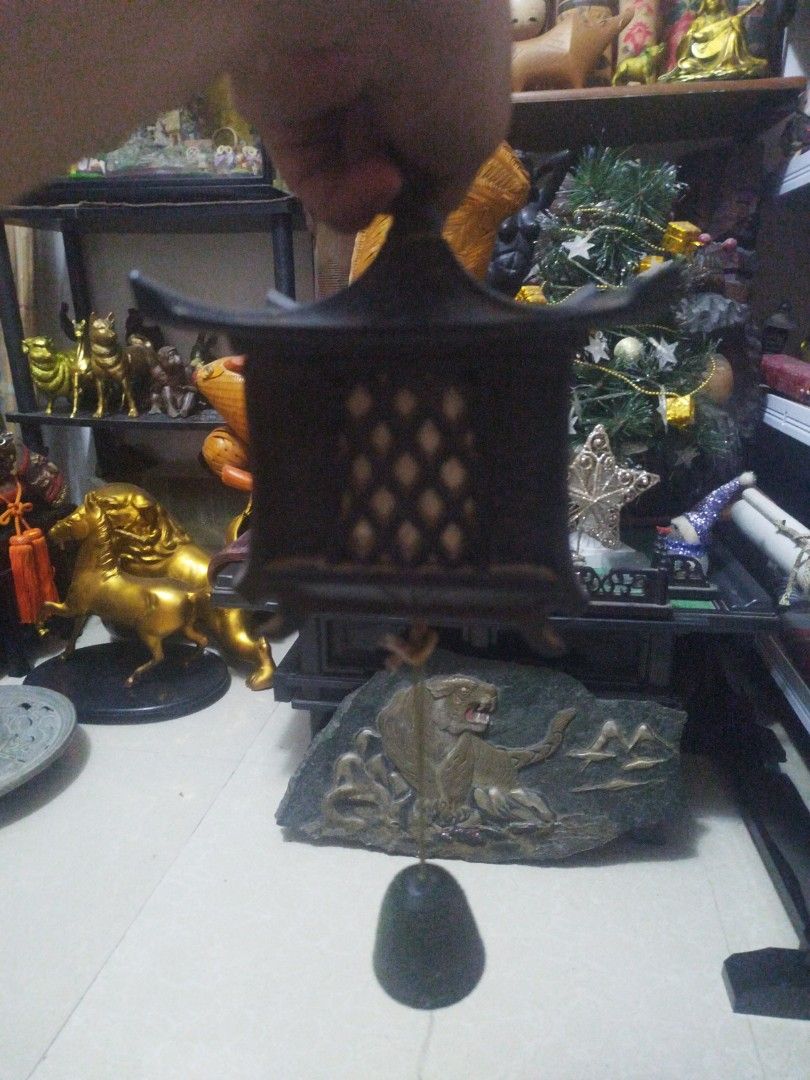 Vintage metal wind shime (Category: Vintage Collectibles) located in San Rafael. Submitted by jflshoppe1989 (Listing ID 1469641409, Image 2). Description: .