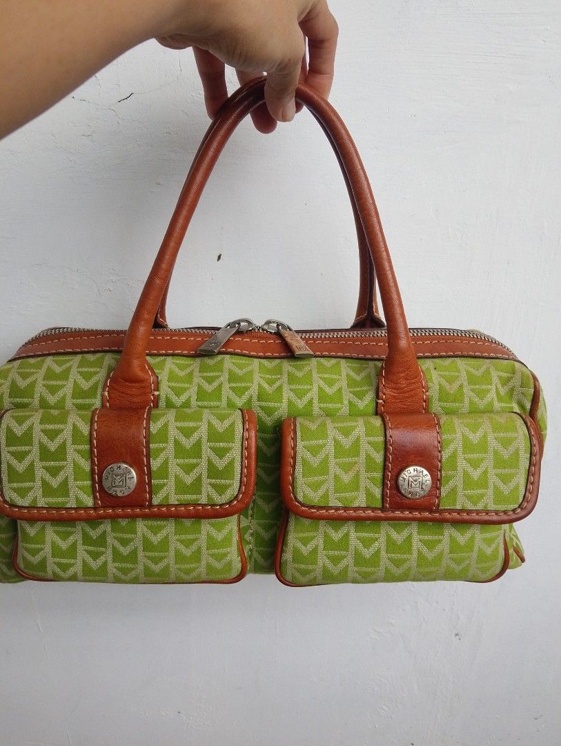 Vintage michael kors (Category: Shoulder Bags) located in Roxas City. Submitted by leeeryue (Listing ID 1469611878, Image 1). Description: no issue need lang i wash/ clean.