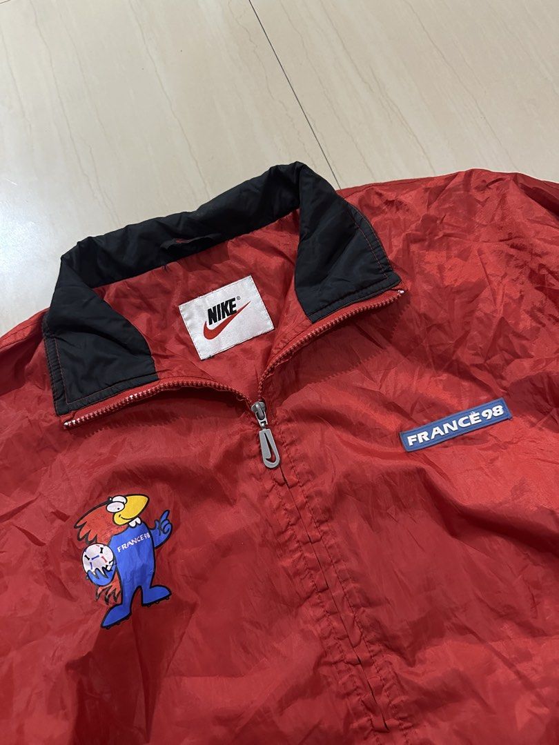 Vintage Nike (Category: Coats, Jackets and Outerwear) located in Alitagtag. Submitted by bhthrift_30 (Listing ID 1469719265, Image 1). Description: Vintage Nike 25.5/30 1k+sf Dm📩.