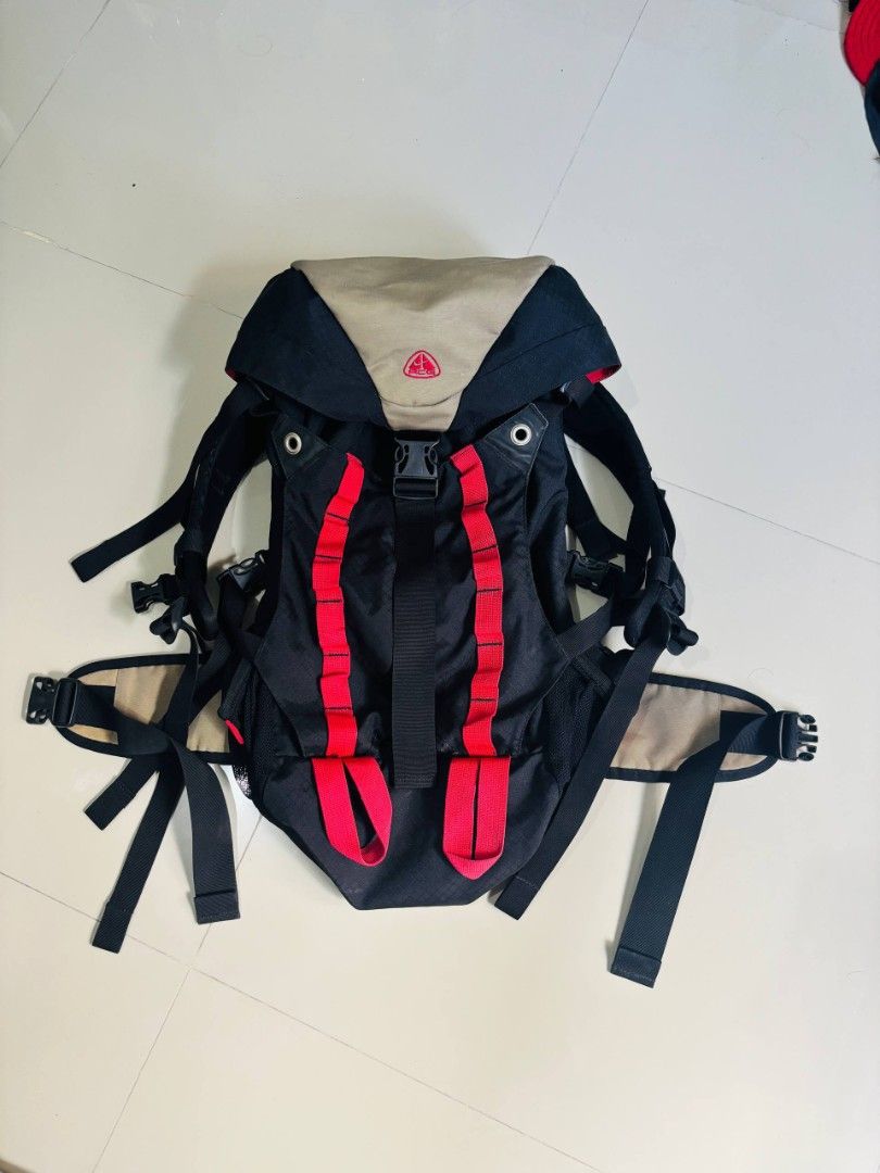 Vintage Nike ACG Backpack 35 liters (Category: Backpacks) located in Manila. Submitted by martinezlu17553 (Listing ID 1469733020, Image 1). Description: 35 liters with hip belt sternum strap what to expect: check 2 final photos.
