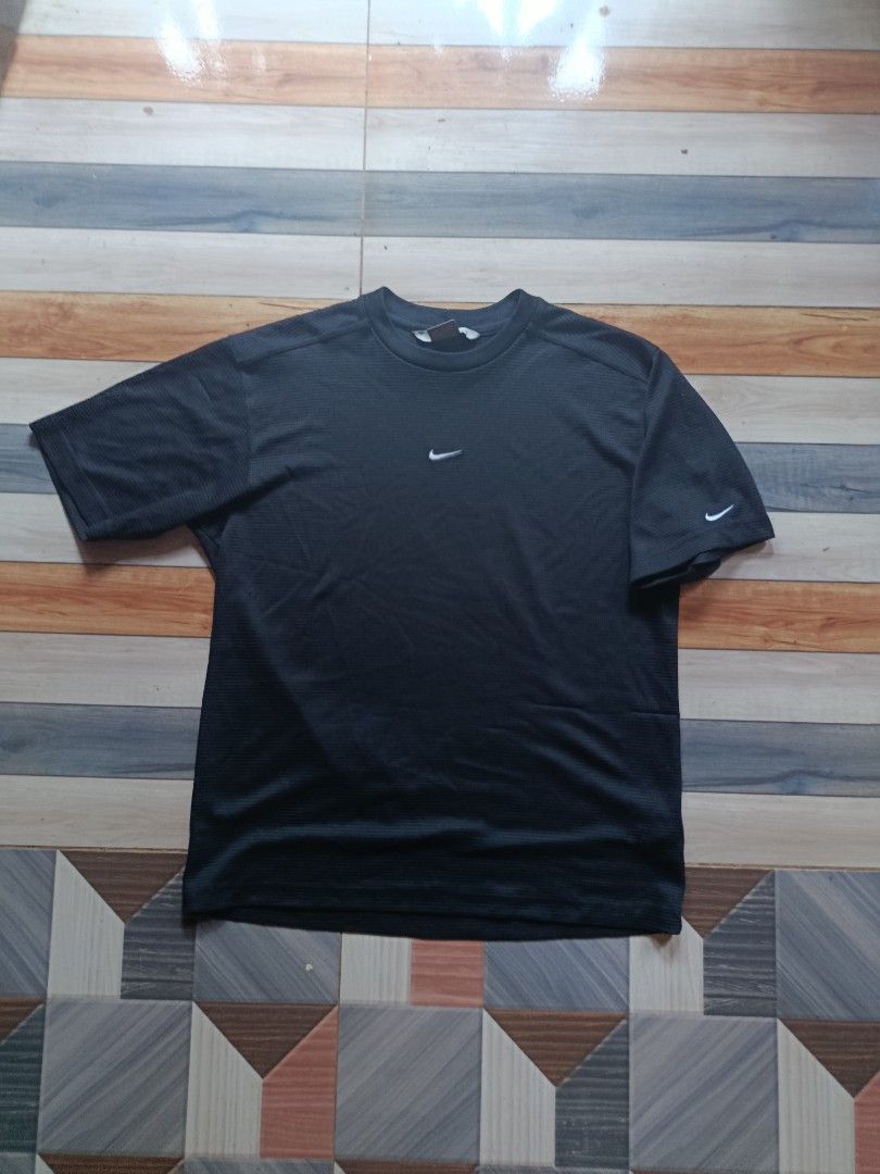 vintage Nike midswoosh tee (Category: Tshirts & Polo Shirts ) located in Bacolod City. Submitted by empatees (Listing ID 1469658399, Image 2). Description: with runs.