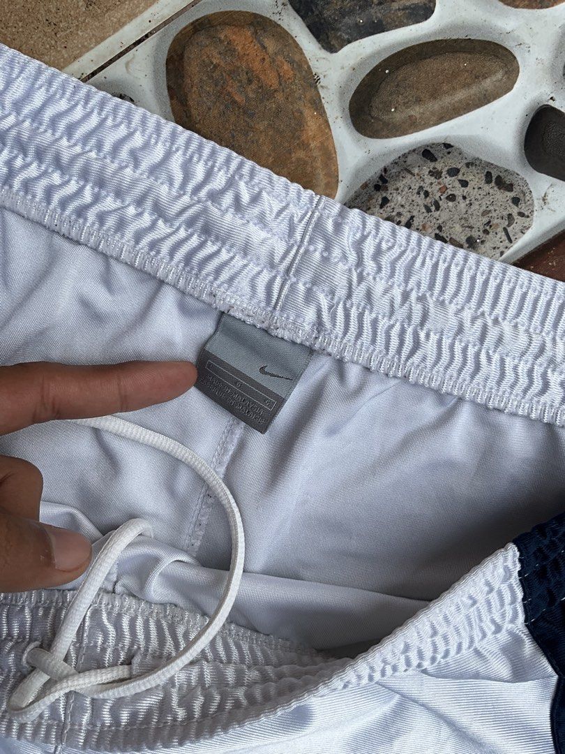 Vintage nike Y2k shorts (Category: Shorts) located in Polangui. Submitted by thruftgineer (Listing ID 1469689513, Image 3). Description: -need wash.