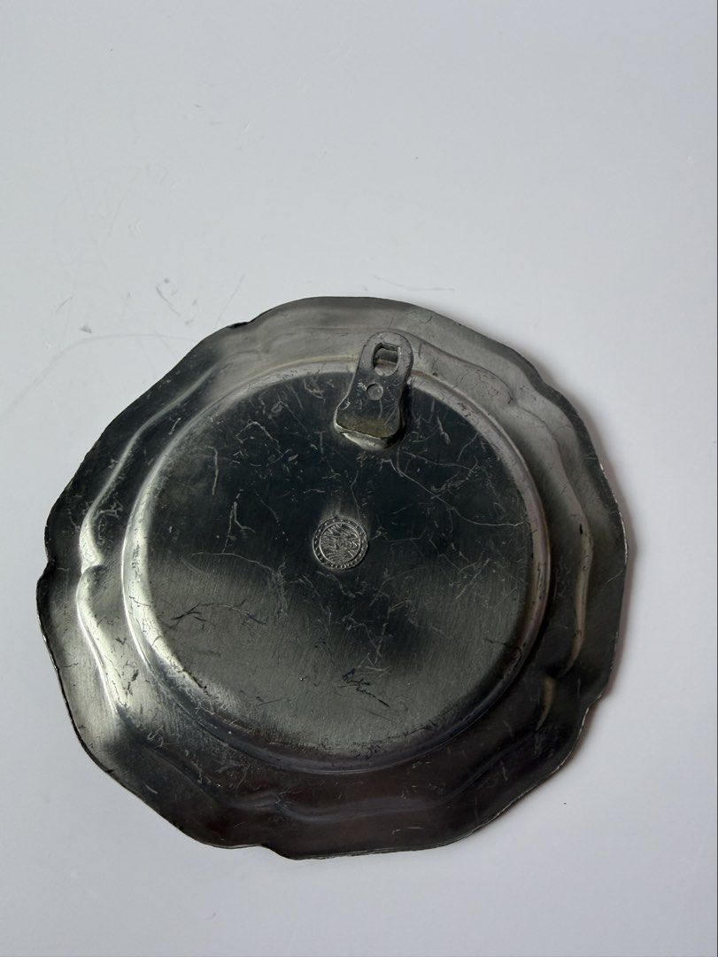 Vintage Pewter Display Plate (Category: Other Home Decor) located in Quezon City. Submitted by shopgood_mnl (Listing ID 1469710724, Image 2). Description: .