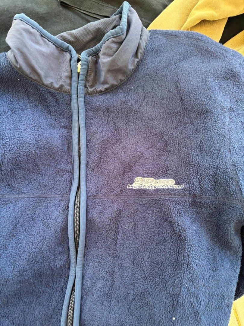 VINTAGE PIKO FLEECE (Category: Coats, Jackets and Outerwear) located in Tuguegarao City. Submitted by misfitchrimson (Listing ID 1469653278, Image 3). Description: ✨VINTAGE PIKO FLEECE 📌W:22.5 📌L:27 📌ISSUE:NONE 📌CONDI:9/10.