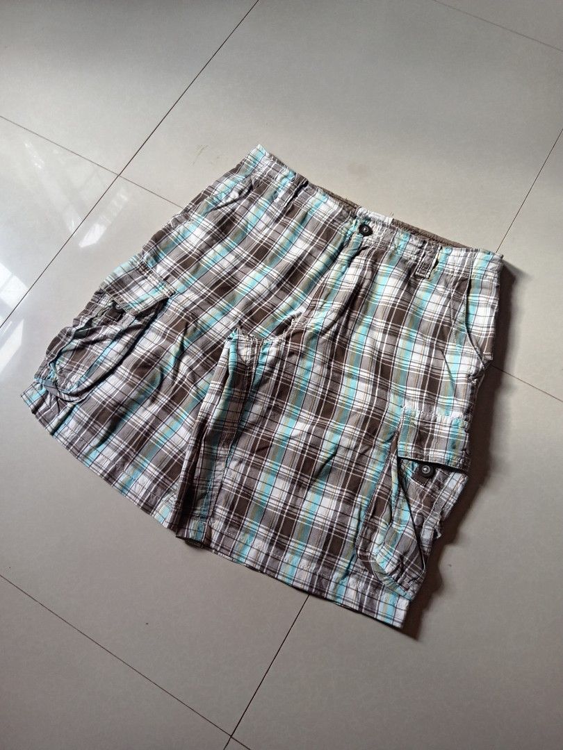 VINTAGE PLAID CARGO AEROPOSTALE (Category: Shorts) located in Manila. Submitted by sonny2k (Listing ID 1469678630, Image 3). Description: waist: 34-35 length: 22 thighs: 15 hem: 13 -10/10 condi .