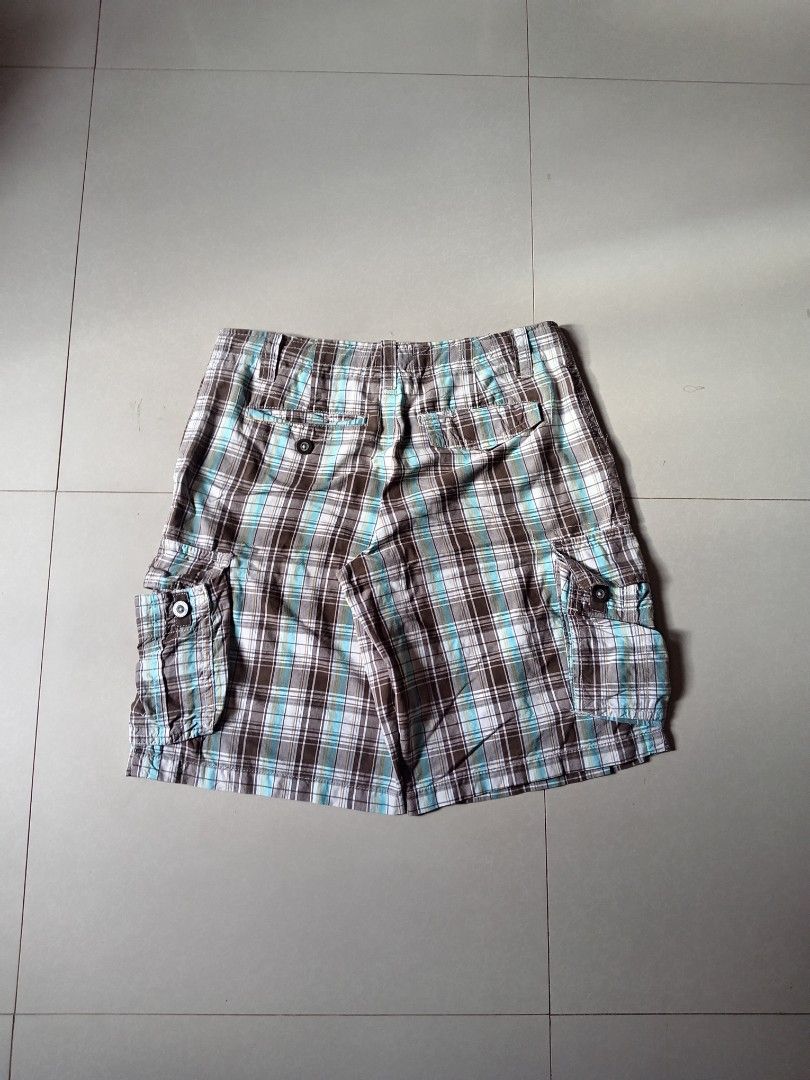 VINTAGE PLAID CARGO AEROPOSTALE (Category: Shorts) located in Manila. Submitted by sonny2k (Listing ID 1469678630, Image 2). Description: waist: 34-35 length: 22 thighs: 15 hem: 13 -10/10 condi .