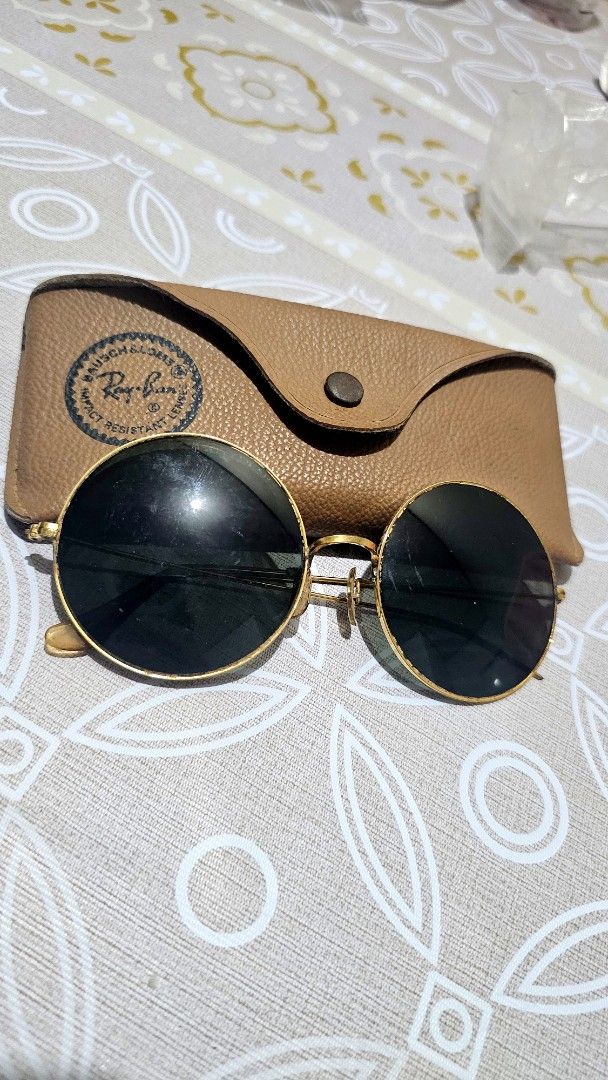 Vintage Rayban (Category: Sunglasses & Eyewear) located in Cavite. Submitted by zhn21 (Listing ID 1469680303, Image 2). Description: Vintage Round Metal Rayban 1250.