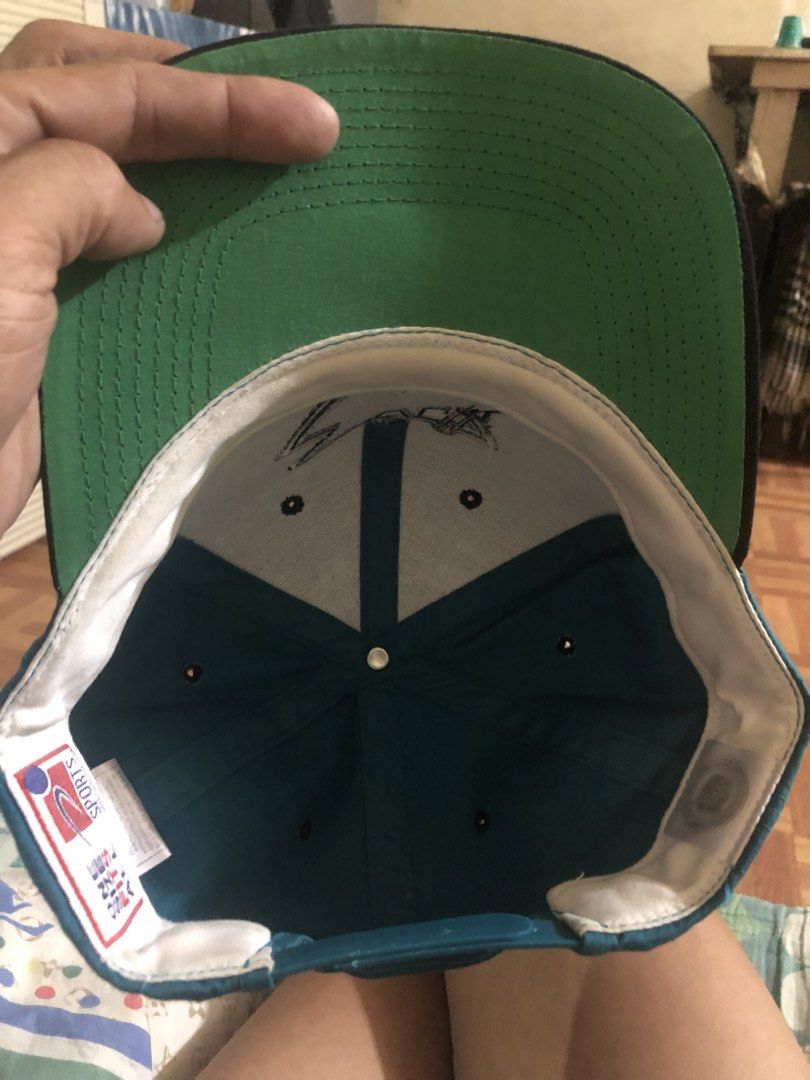 vintage san jose shark (Category: Caps & Hats) located in San Jose. Submitted by palaboy0728 (Listing ID 1469707051, Image 2). Description: .