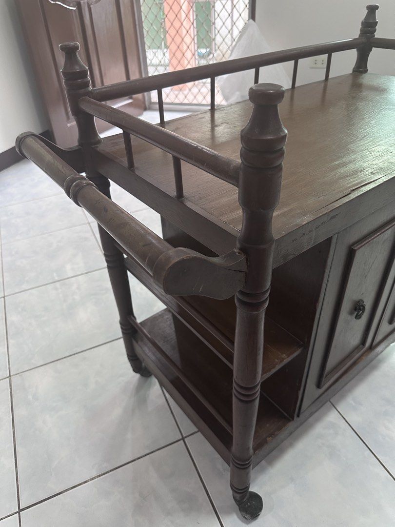 Vintage tea/coffee cart (Category: Shelves, Cabinets & Racks) located in Los Banos. Submitted by titoby (Listing ID 1469703510, Image 2). Description: Vintage tea/coffee cart Bought late 1960s.