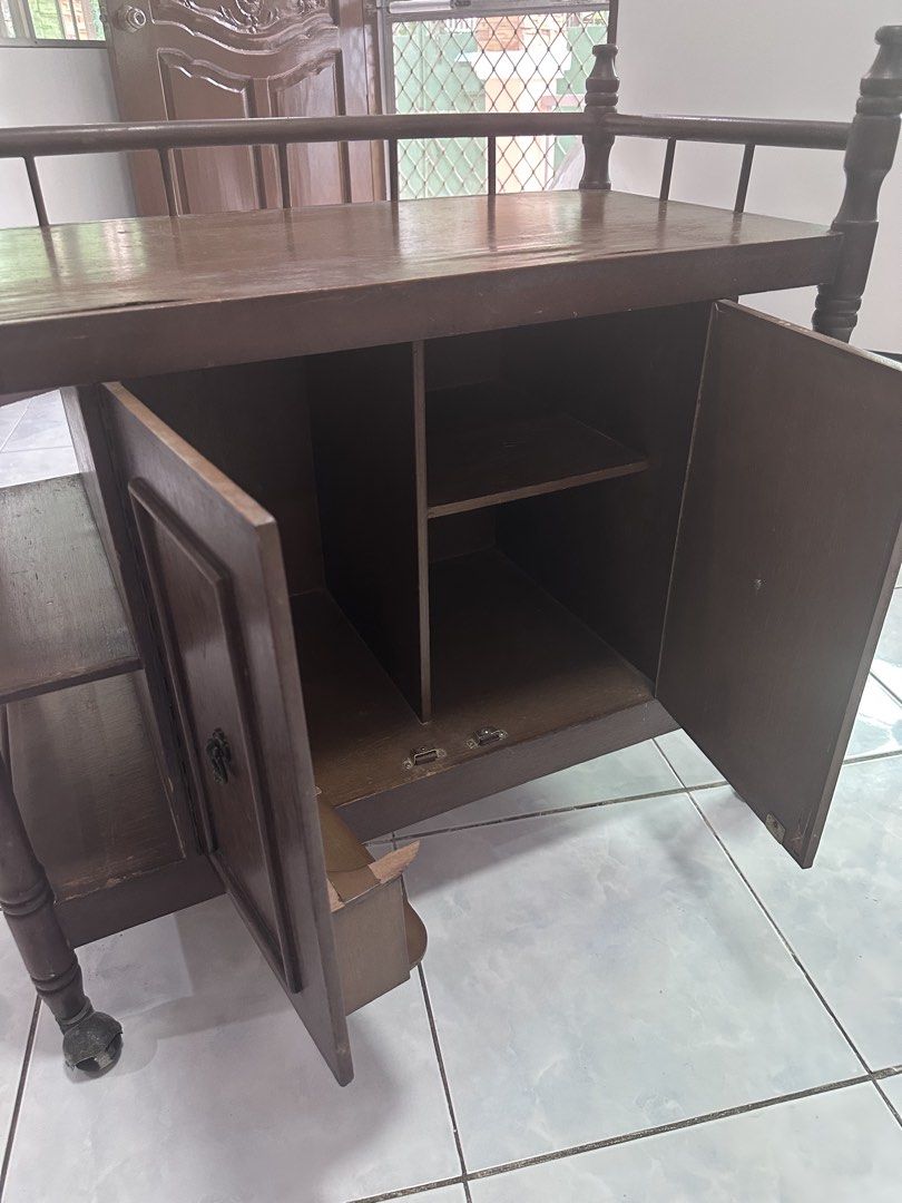 Vintage tea/coffee cart (Category: Shelves, Cabinets & Racks) located in Los Banos. Submitted by titoby (Listing ID 1469703510, Image 3). Description: Vintage tea/coffee cart Bought late 1960s.