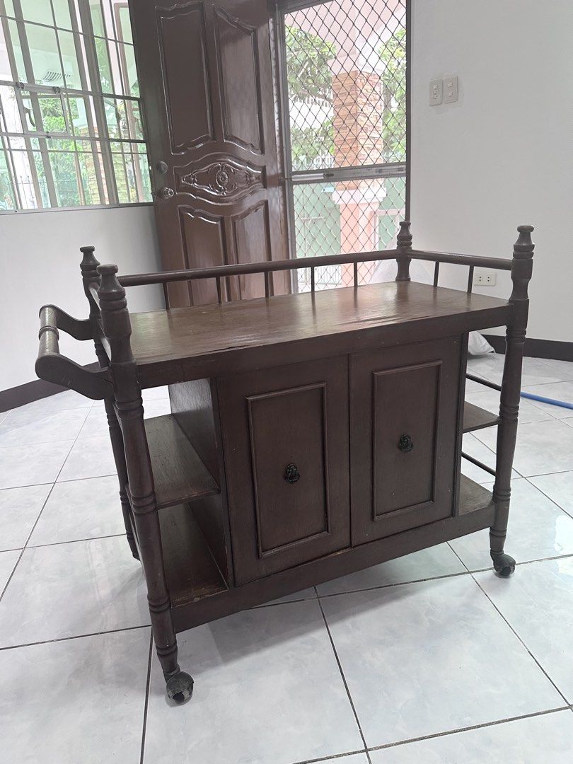 Vintage tea/coffee cart (Category: Shelves, Cabinets & Racks) located in Los Banos. Submitted by titoby (Listing ID 1469703510, Image 1). Description: Vintage tea/coffee cart Bought late 1960s.