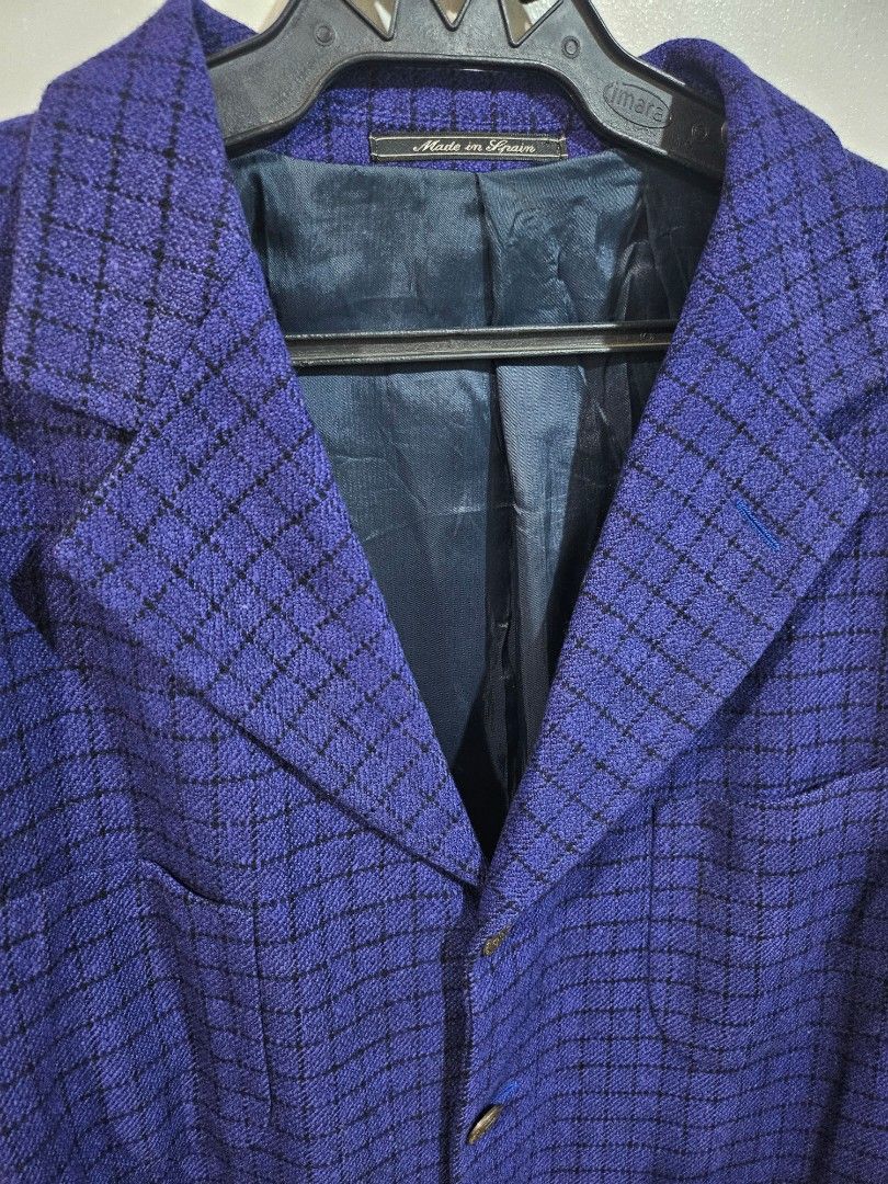 ​[VINTAGE] V2 BY VERSACE Wool Windowpane Blazer Jacket (Size 50 / US 40) (Category: Coats, Jackets and Outerwear) located in Candelaria. Submitted by bentablesetc (Listing ID 1469631895, Image 2). Description: ​[VINTAGE] V2 BY VERSACE Wool Windowpane Blazer Jacket (Size 50 / US 40) ​Tagged Size: IT 50 / US 40 (Drop 8 R) ​Pit-to-Pit: 21.5 inches ​Length: 30.5 inches Minor Flaws: Faint surface smudges on the left sleeve 400 + sf only MOP: Gcash Cou