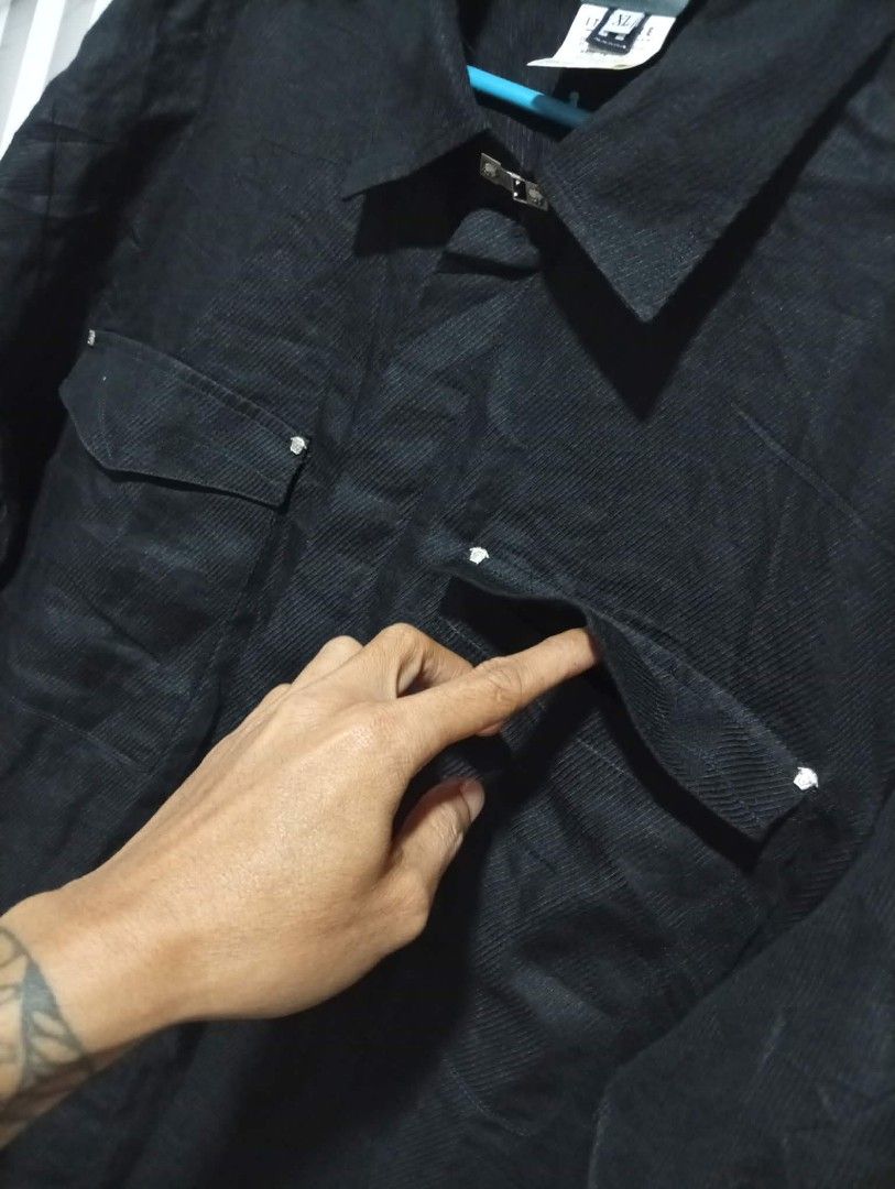 vintage Versace jeans Couture Polo Button down with 2pocket ( Authentic ) (Category: Tshirts & Polo Shirts ) located in Barotac Nuevo. Submitted by john.pritz (Listing ID 1469645126, Image 3). Description: Vintage Versce Jeans Couture Polo Button down with 2pocket ( Authentic ) Like new condi no issue Size XL on tag Width 23 Length 31.