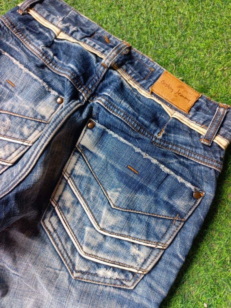 Vintage washed bootcut jeans (Category: Jeans) located in Davao. Submitted by karlito. (Listing ID 1469608381, Image 3). Description: Waist 29 Length 42.5 Hem 8.5.
