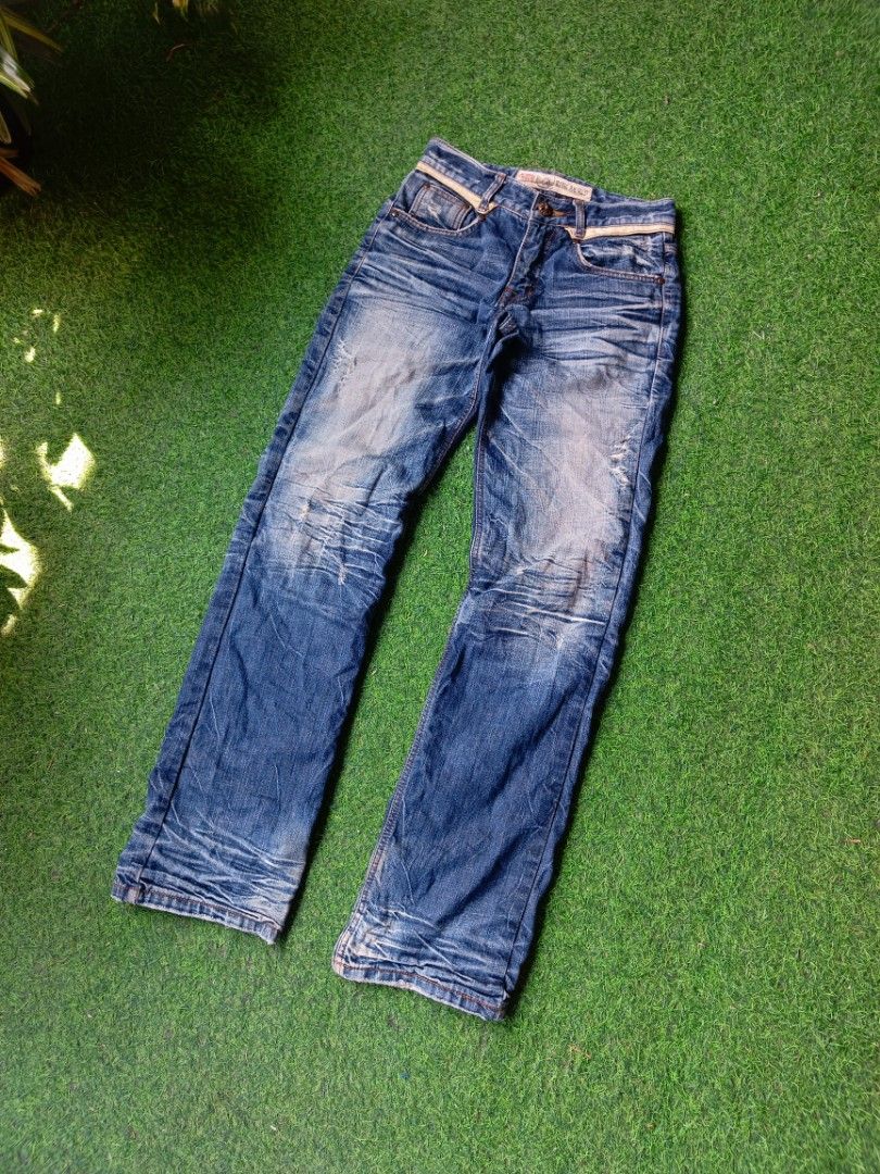 Vintage washed bootcut jeans (Category: Jeans) located in Davao. Submitted by karlito. (Listing ID 1469608381, Image 2). Description: Waist 29 Length 42.5 Hem 8.5.