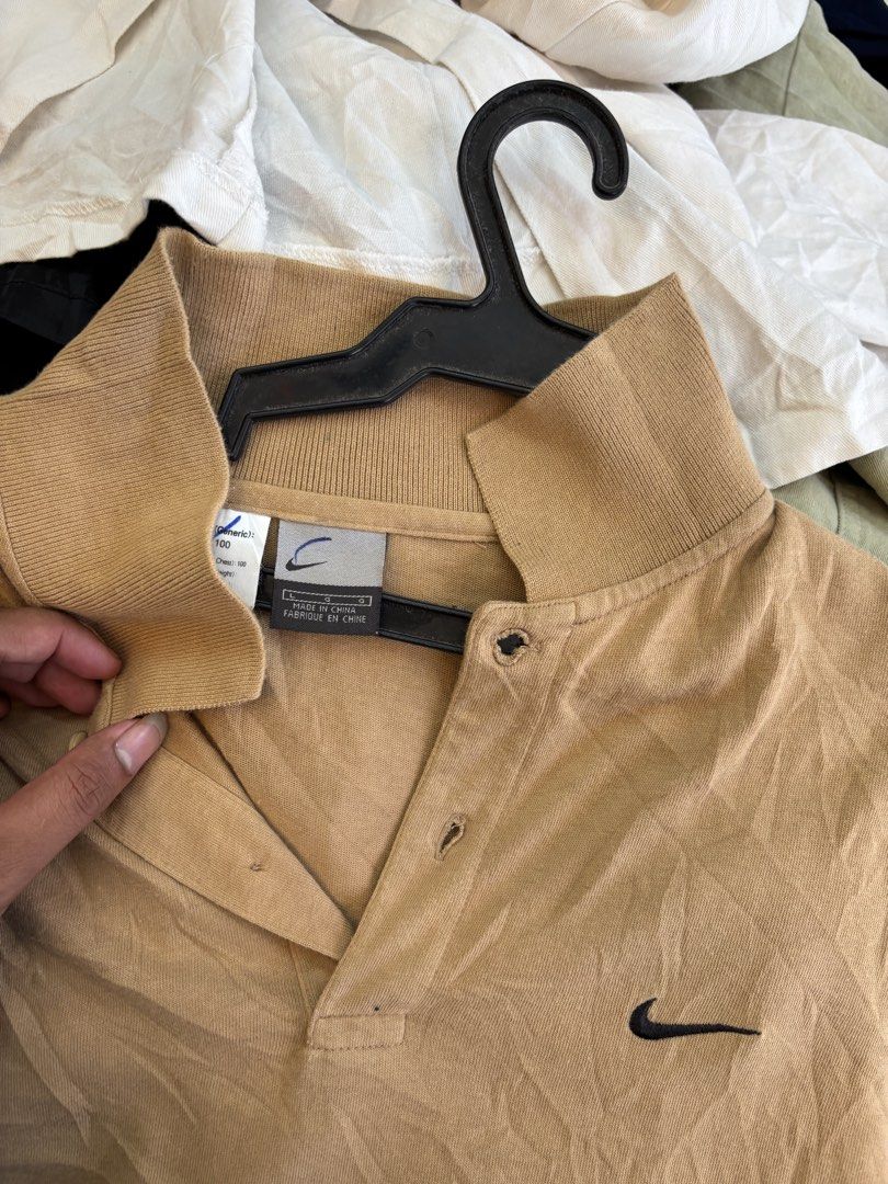 Vintage y2k nike brown polo (Category: Tshirts & Polo Shirts ) located in Tagbilaran City. Submitted by noeeeelll (Listing ID 1469730377, Image 2). Description: In excellent condition Needs wash.