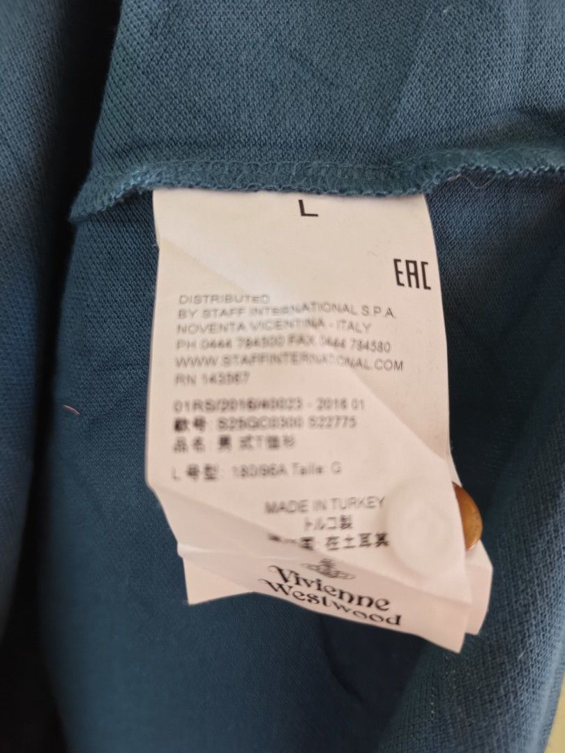 Vivienne Westwood Polo (Category: Tshirts & Polo Shirts ) located in San Isidro. Submitted by goldendogs (Listing ID 1469642312, Image 3). Description: Vivienne Westwood Mens polo Deadstock condition With hangtag Authentic Dm 📩.