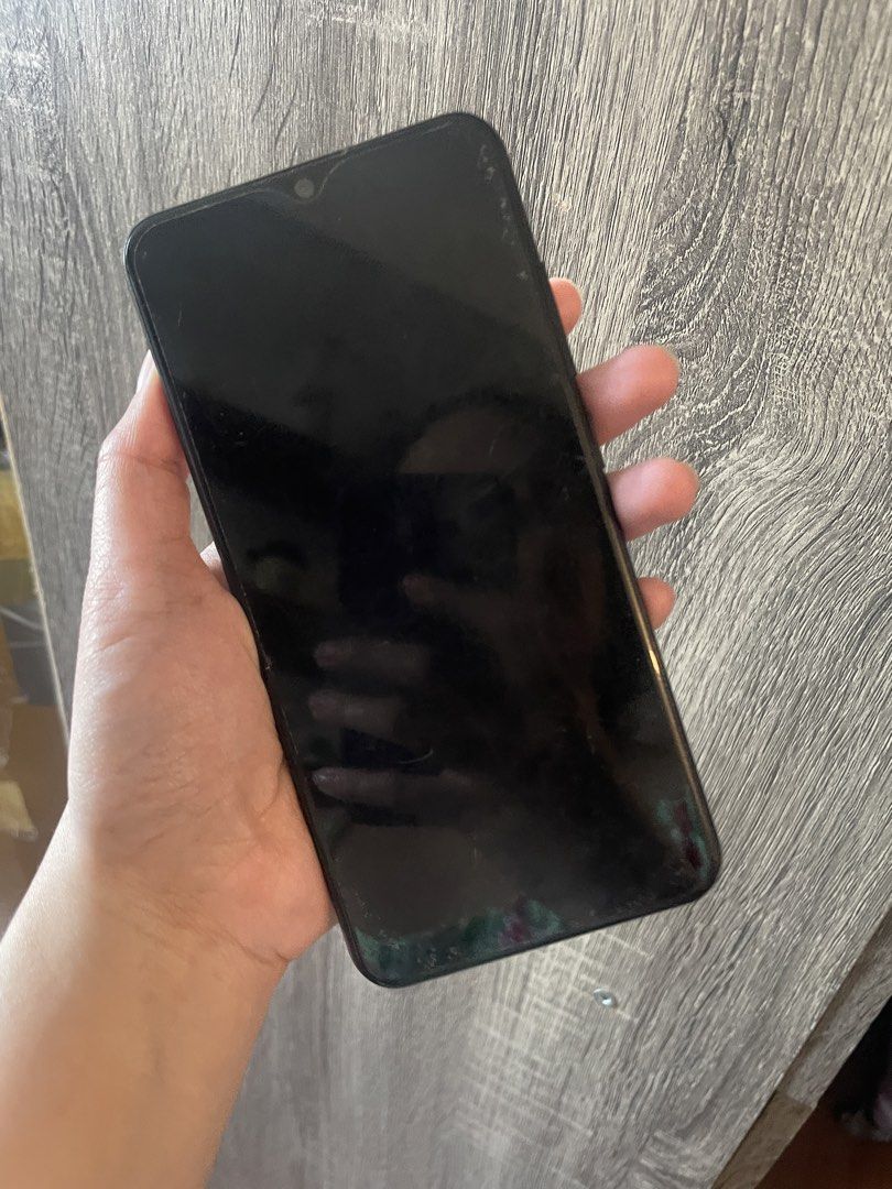 Vivo 1811 (Category: Vivo) located in Pasig City. Submitted by sheenabelle_ (Listing ID 1469690377, Image 2). Description: Rush sale! Dm for details! .