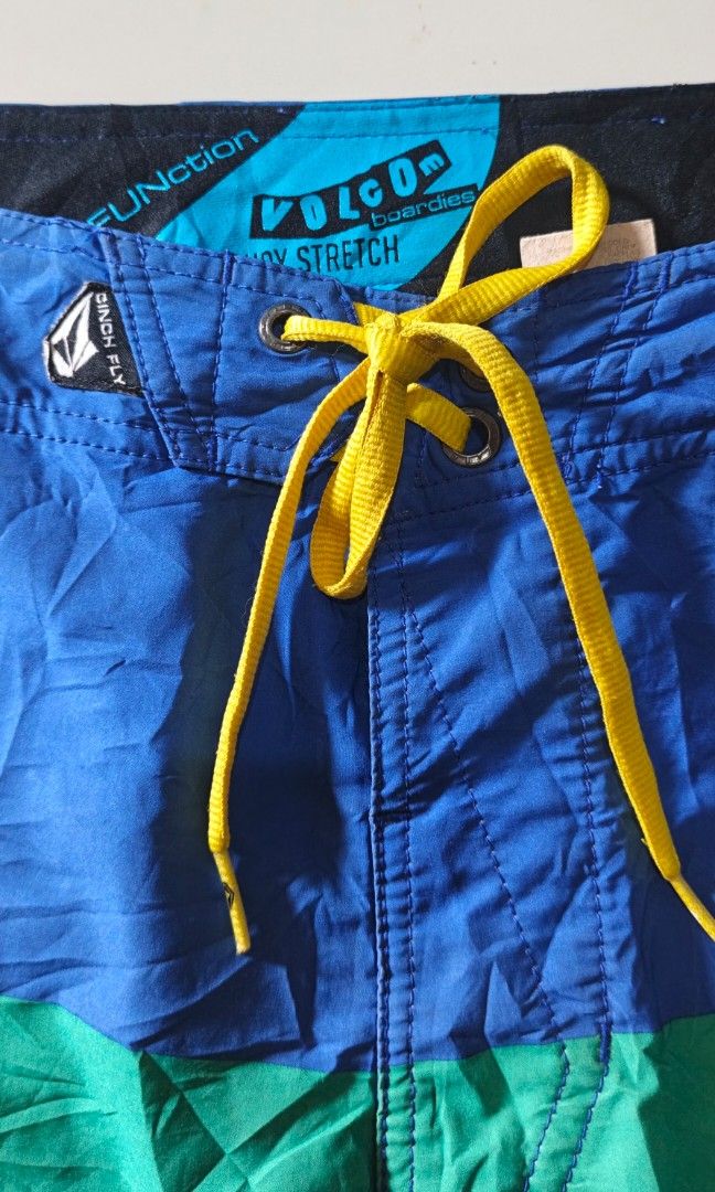 Volcom board shorts (Category: Shorts) located in Naga. Submitted by otaydenyoks (Listing ID 1469757577, Image 2). Description: .