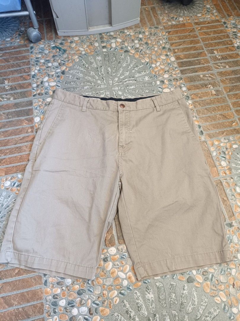 VOLCOM KHAKI SHORT (Category: Shorts) located in Bulacan. Submitted by moybilog (Listing ID 1469659810, Image 3). Description: .