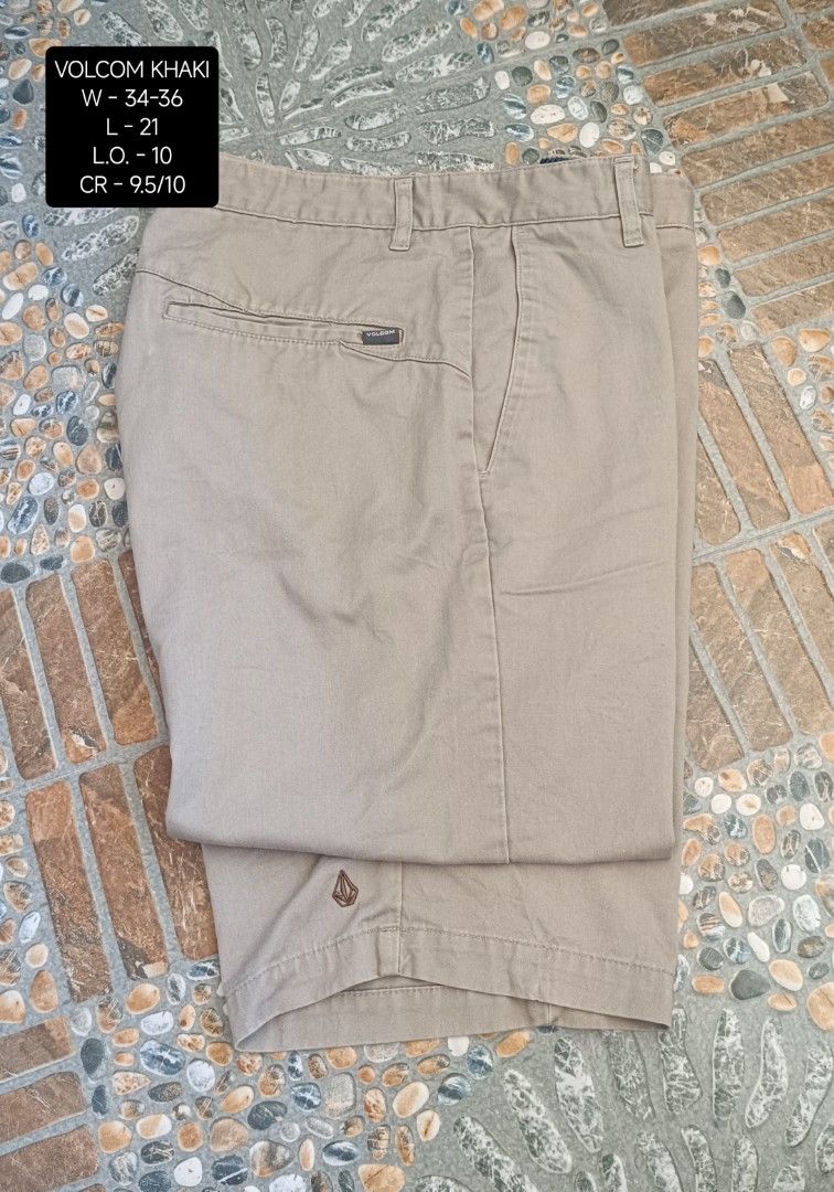 VOLCOM KHAKI SHORT (Category: Shorts) located in Bulacan. Submitted by moybilog (Listing ID 1469659810, Image 1). Description: .