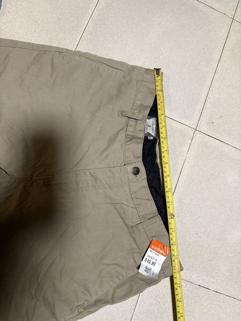 Volcom Men Khaki Chino Shorts Size 32 (Category: Shorts) located in Manila. Submitted by rmedz (Listing ID 1469702757, Image 3). Description: - Brand: Volcom - Style: Men's khaki chino shorts - Size: 32 - Color: Solid tan / khaki - Closure: Standard button and zip fly - Features: Two front pockets and belt loops - Condition: Clean fabric, ready to wear 💵FIRST TO PAY BASIS 📇Name tag with item for legitimacy 💦Needs wash Ukay Sourced Courier: via