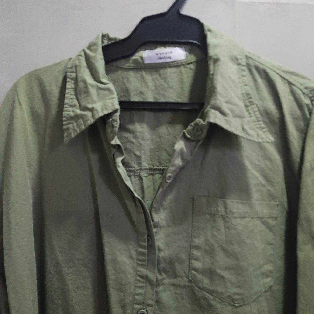 Wanwan oversized button-down longsleeves (Category: Longsleeves) located in Quezon City. Submitted by k_closetsale (Listing ID 1469607678, Image 3). Description: bangkok brand (wanwan) color: green button down longsleeves oversized fit up to 44in bust.