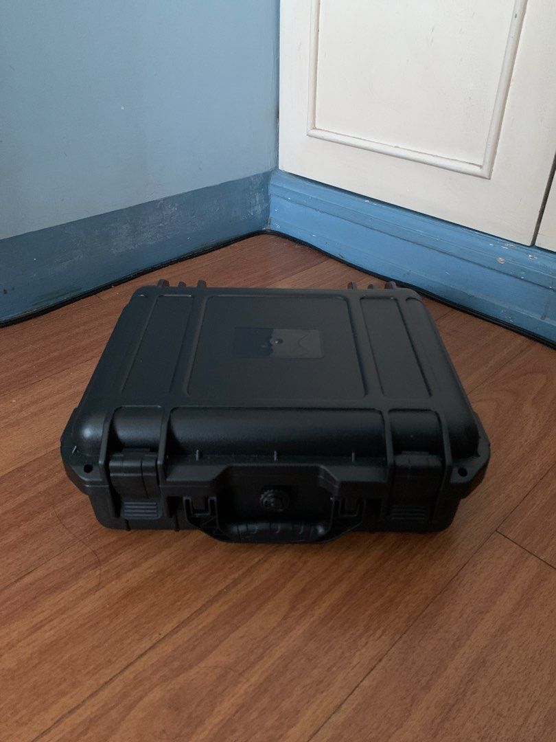 Watch Storage Box (Category: Accessory Holder, Box & Organizers) located in Marikina City. Submitted by itakda.studios (Listing ID 1469622052, Image 2). Description: For sale: Watch Storage Box 8 Slots About the item: - 10/10 condition - Missing one foam pillow - Perfect for storing your watches - Perfect for resellers to bring watches for meetups Price: 1,300 Buyer must shoulder delivery/shipping fee.