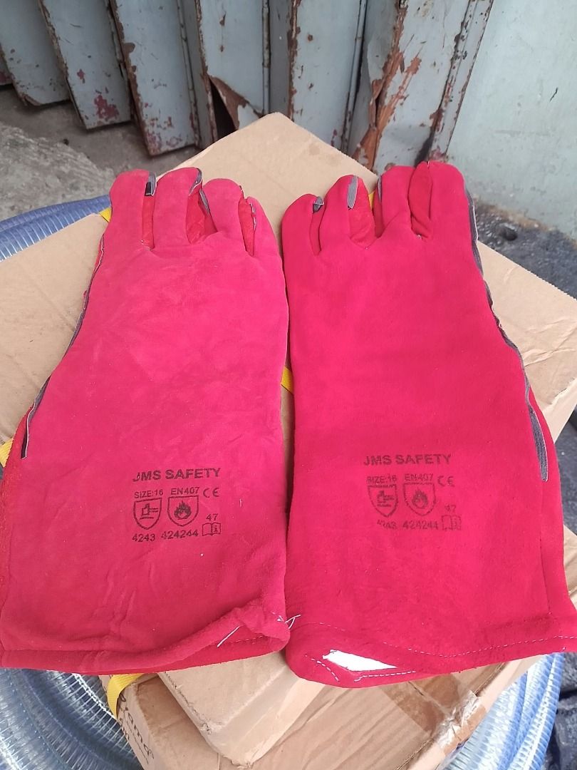 Welding gloves Specs: 16" (Category: Everything Else Others) located in Manila. Submitted by 09171479278_elsie. (Listing ID 1469656003, Image 2). Description: Welding gloves Specs: 16".