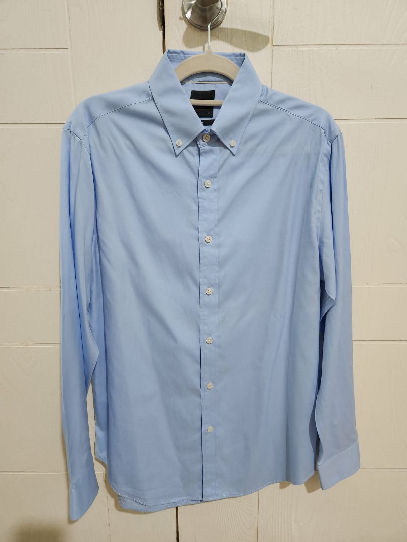 Wharton Button down Long Sleeve Size Small Slim Fit (Category: Longsleeves) located in Muntinlupa City. Submitted by redscarlet (Listing ID 1469686478, Image 1). Description: Unused. Washed only.
