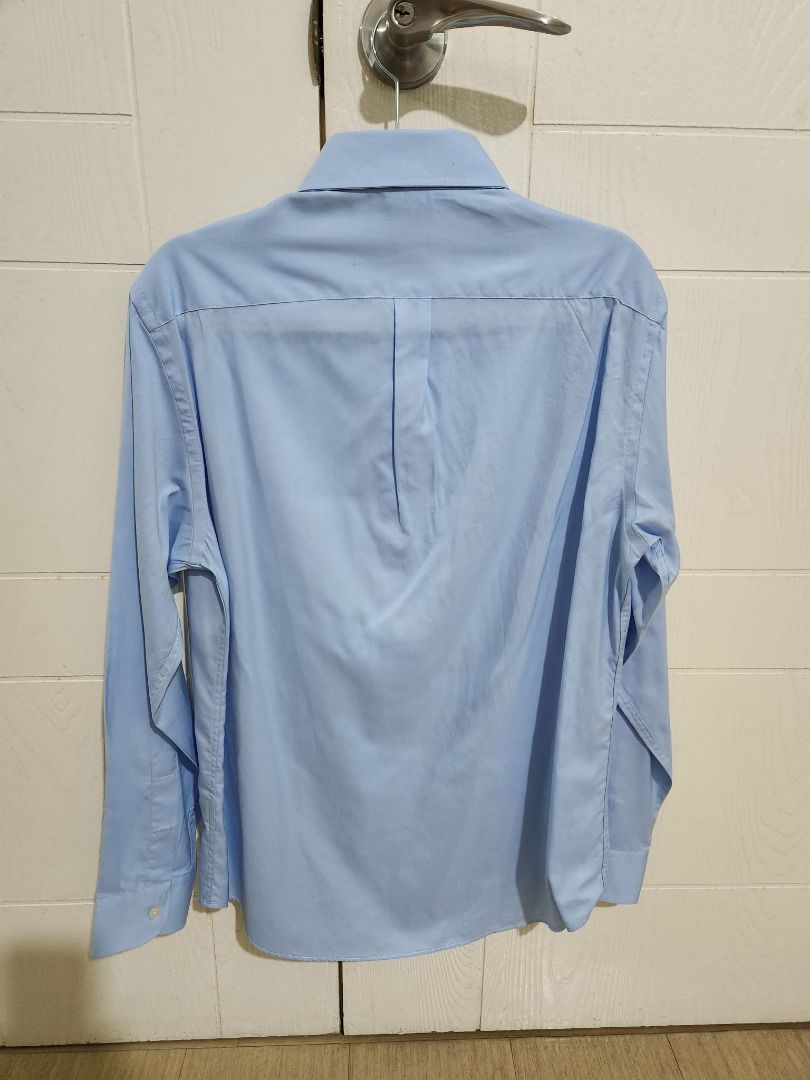 Wharton Button down Long Sleeve Size Small Slim Fit (Category: Longsleeves) located in Muntinlupa City. Submitted by redscarlet (Listing ID 1469686478, Image 2). Description: Unused. Washed only.