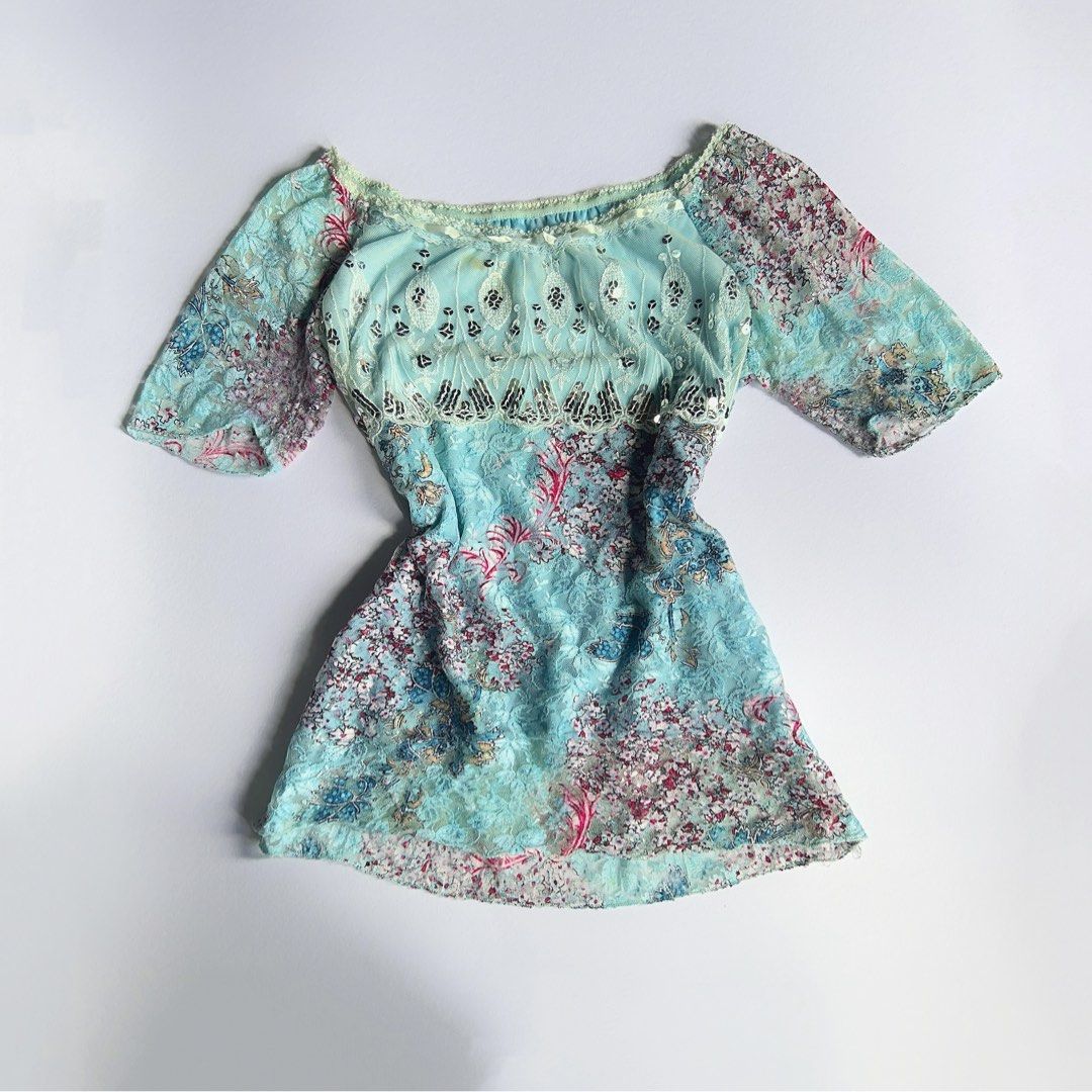 Whimsical blue floral sequin lace top (Category: Blouses) located in Manila. Submitted by la.vida.vtg (Listing ID 1469613607, Image 2). Description: .