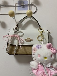 (Category: ) located in . Submitted by pinkhyae.preloved (Listing ID 1469588057, Image 1). Description: .