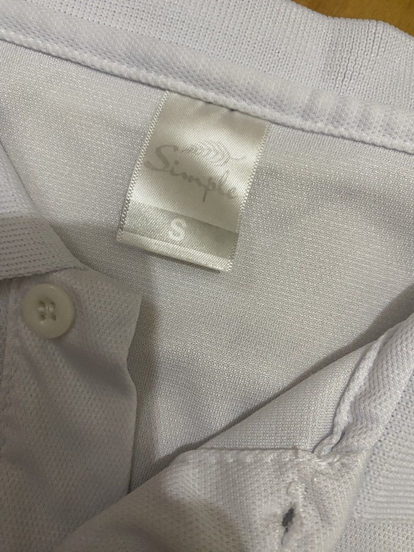 WHITE POLO SHIRT | SMALL (Category: Formal Shirts) located in Marikina City. Submitted by ctgccc (Listing ID 1469691672, Image 2). Description: SIZE: small COLOR: white FIT: loose.