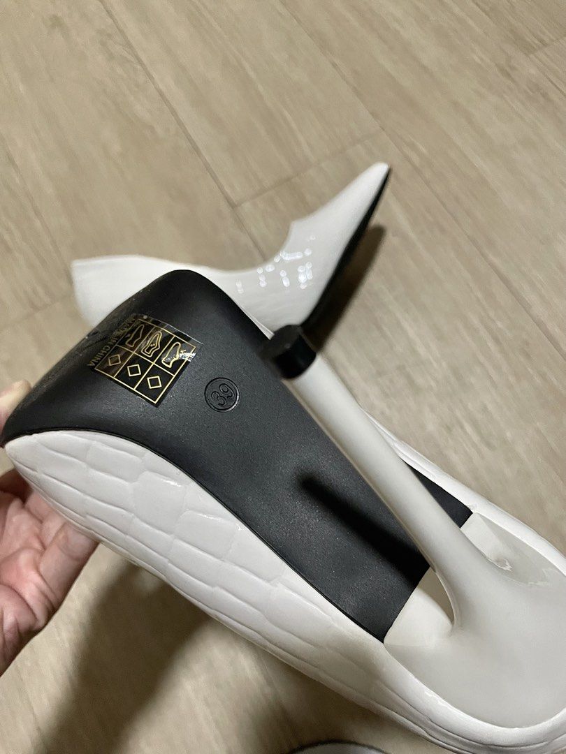 White Stiletto Shein (Category: Heels) located in Cabuyao City. Submitted by tomhonradaxx (Listing ID 1469727167, Image 2). Description: ‼️FOR SALE‼️ •White Stiletto •Size 39 •Shein •Never Worn •Brand New •With Plastic and Dust Bag •Nego Price.