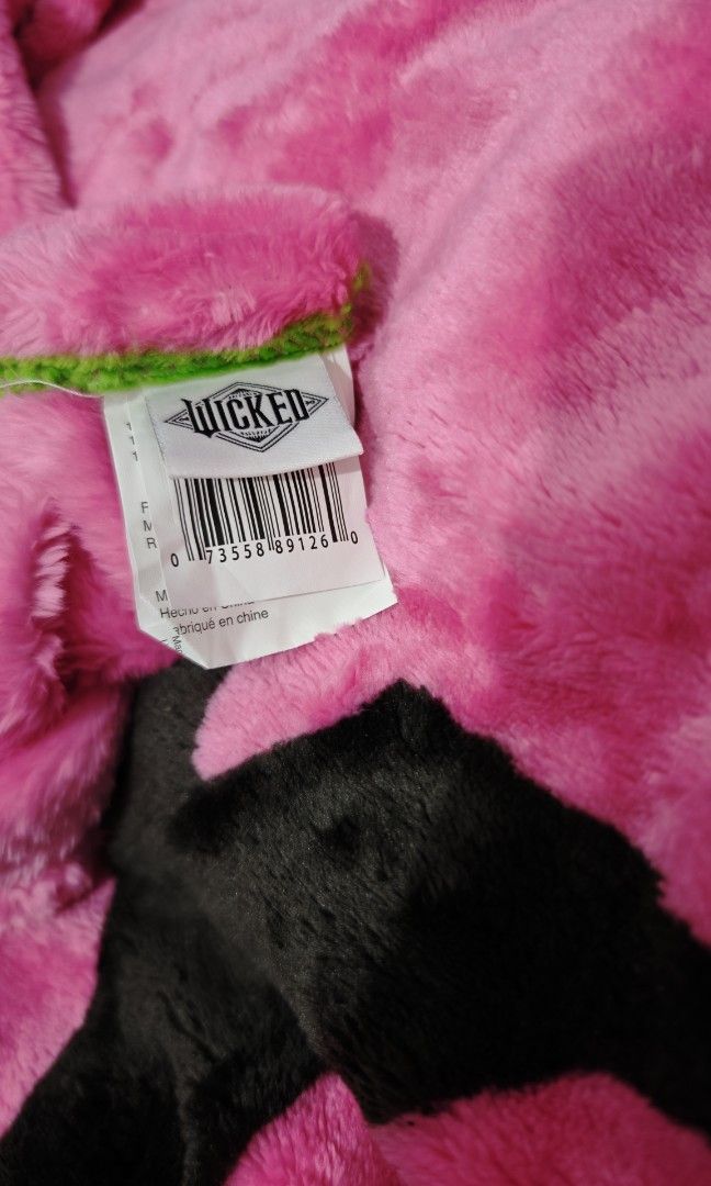 Wicked Fur Fleece Blanket - Double (Category: Bedding & Towels) located in Mariveles. Submitted by hl.reyrfinds (Listing ID 1469697680, Image 2). Description: 🍀☘️🍀☘️🍀 ✨ WITH TAG Fur Fleece Blanket Soft, Heavy Glossy Pay First. MOD: JnT.