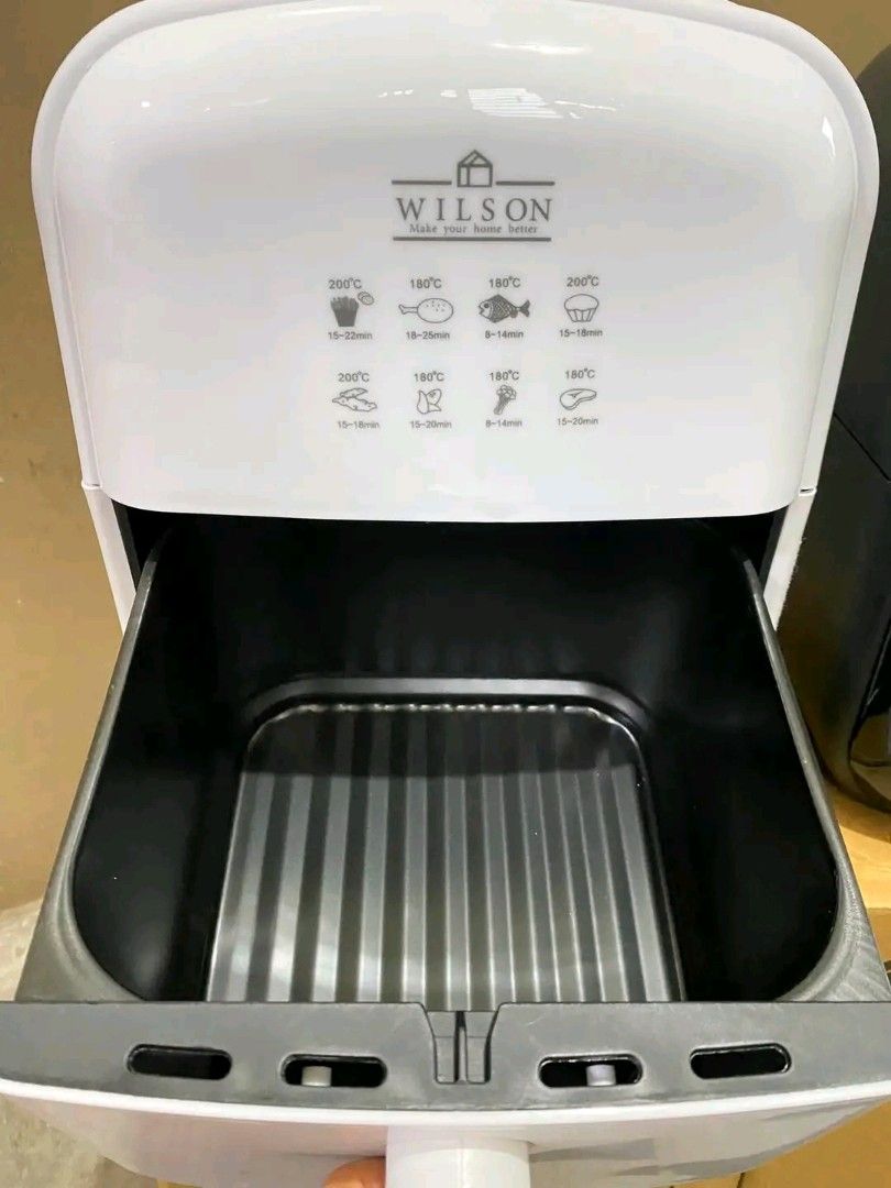 WILSON 5L AIR FRYER (Category: Fryers) located in Manila. Submitted by bambooreye87652 (Listing ID 1469695037, Image 2). Description: .