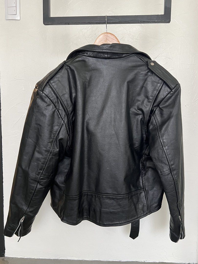 Wilson’s Black Leather Jacket (Category: Coats, Jackets and Outerwear) located in Taguig. Submitted by alchlyn (Listing ID 1469636035, Image 2). Description: —bought from Chicago Vintage Store —super heavy —multiple pockets —with tags.