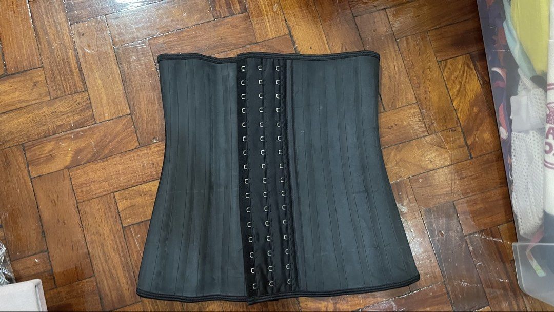 Womens Waist Trainer (Category: Activewear) located in San Juan City. Submitted by kriszy_coo (Listing ID 1469603464, Image 2). Description: Size XS | 24 inches Never nagamit. Nabili sa Amzon USA .