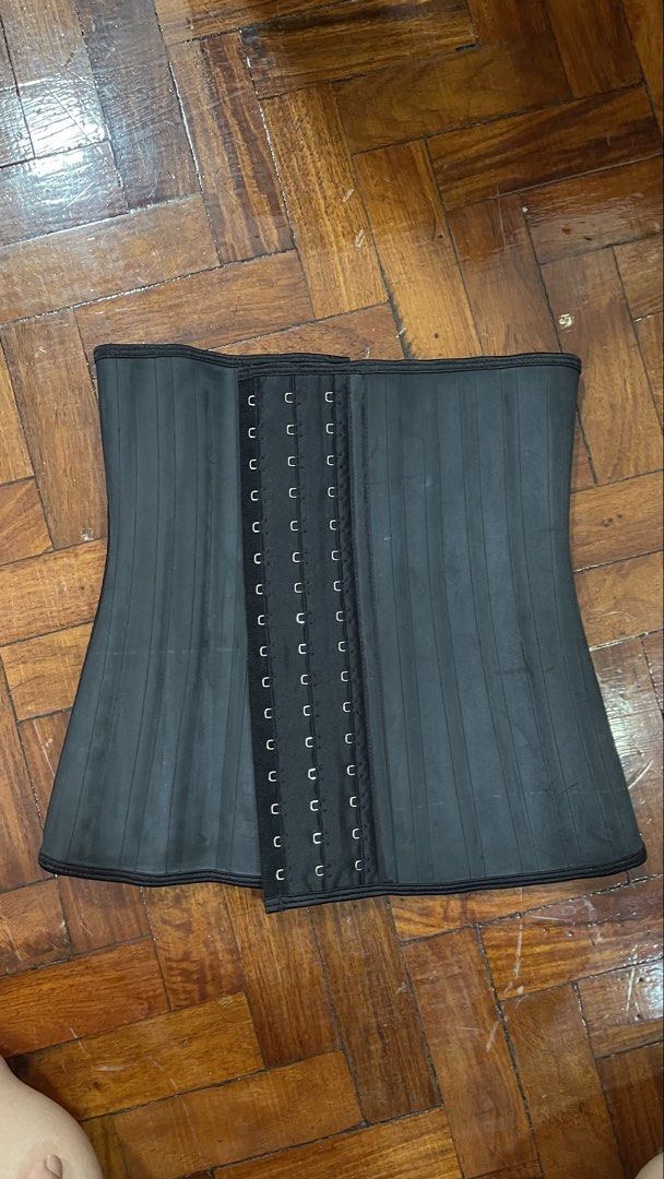Womens Waist Trainer (Category: Activewear) located in San Juan City. Submitted by kriszy_coo (Listing ID 1469603464, Image 1). Description: Size XS | 24 inches Never nagamit. Nabili sa Amzon USA .