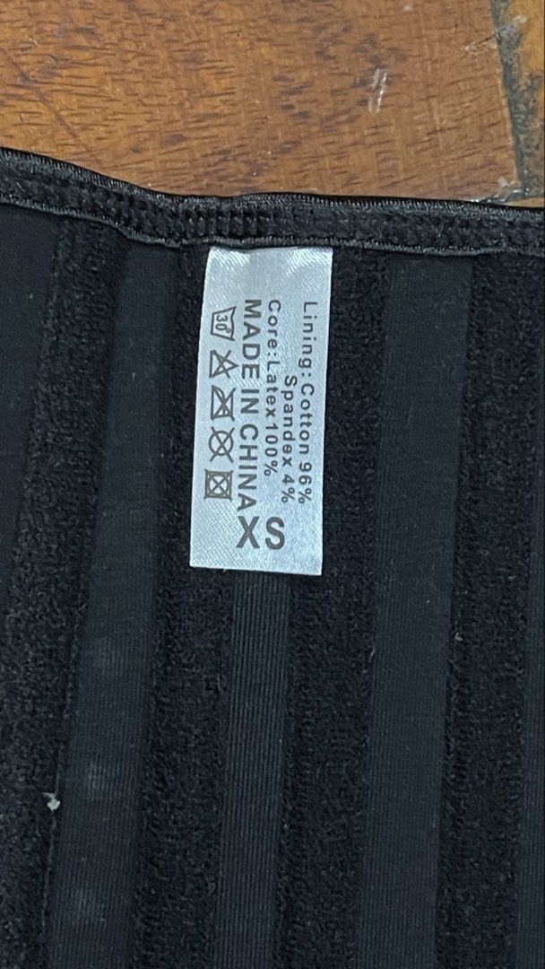 Womens Waist Trainer (Category: Activewear) located in San Juan City. Submitted by kriszy_coo (Listing ID 1469603464, Image 3). Description: Size XS | 24 inches Never nagamit. Nabili sa Amzon USA .