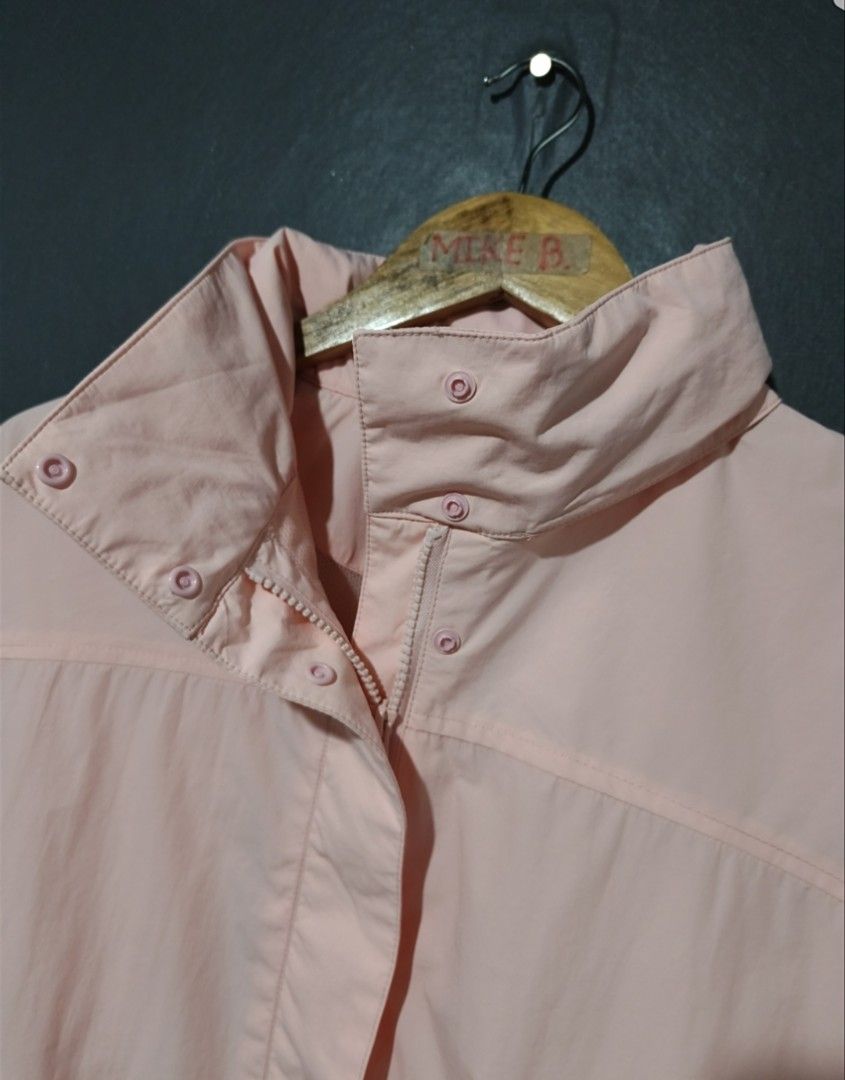 📍Women's Windproof Stand Blouson (Category: Coats, Jackets and Outerwear) located in Antipolo. Submitted by simplehans (Listing ID 1469586403, Image 3). Description: ‎📍Women's Windproof Stand Blouson ‎Size Large (Pink) ‎Width- 24 ‎Length- 20 to 21.5 ‎Good Condition Cut yung isang tag issue last pic not noticeable, medyo matigas din yung snap button sa sleeve pero all goods pa ‎DIRECT MESSAGE IF INTERESTED.