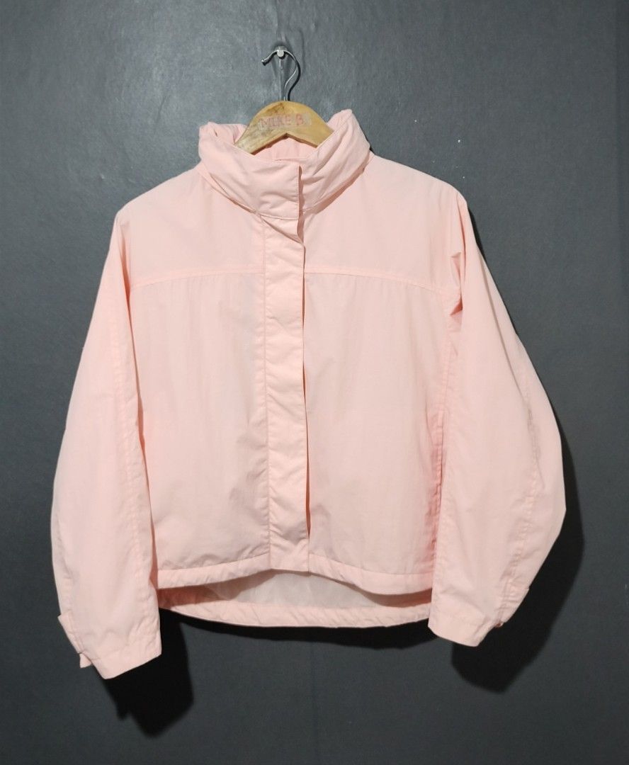 📍Women's Windproof Stand Blouson (Category: Coats, Jackets and Outerwear) located in Antipolo. Submitted by simplehans (Listing ID 1469586403, Image 2). Description: ‎📍Women's Windproof Stand Blouson ‎Size Large (Pink) ‎Width- 24 ‎Length- 20 to 21.5 ‎Good Condition Cut yung isang tag issue last pic not noticeable, medyo matigas din yung snap button sa sleeve pero all goods pa ‎DIRECT MESSAGE IF INTERESTED.
