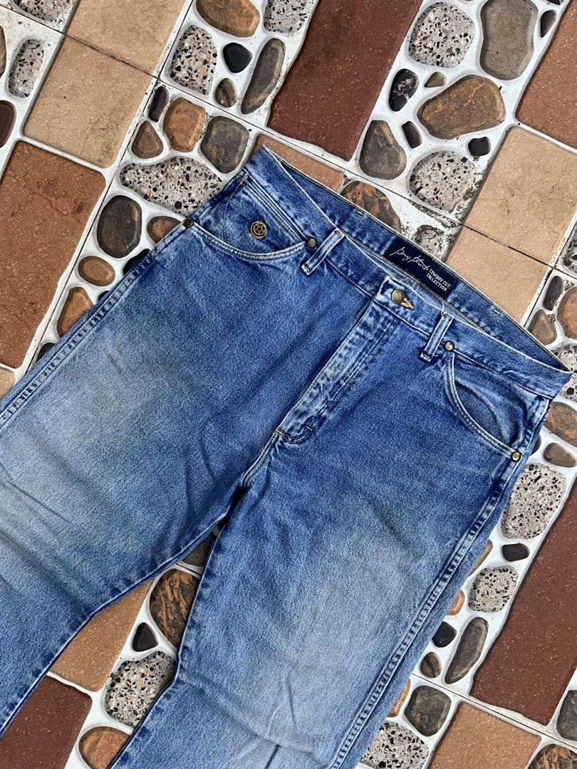 Wrangler cowboy cut jeans (Category: Jeans) located in Polangui. Submitted by thruftgineer (Listing ID 1469687185, Image 2). Description: -altered length.
