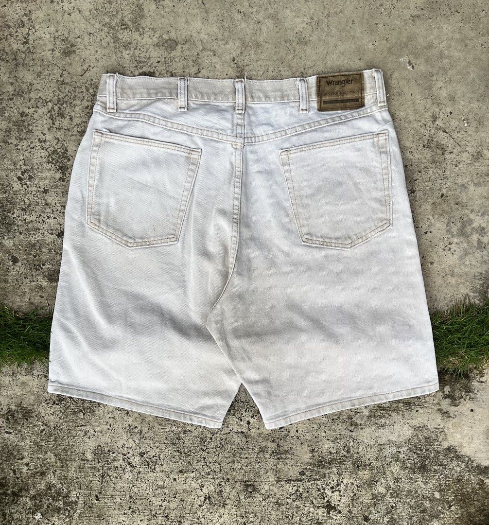Wrangler Fade Brown Jorts (Category: Shorts) located in Balamban. Submitted by just_findss (Listing ID 1469677130, Image 1). Description: Wrangler Fade Brown Jorts Very Excellent Condition Dimes 32-36W / 20L Hem 11.5 Color Rate 9.8/10 NO ISSUE .