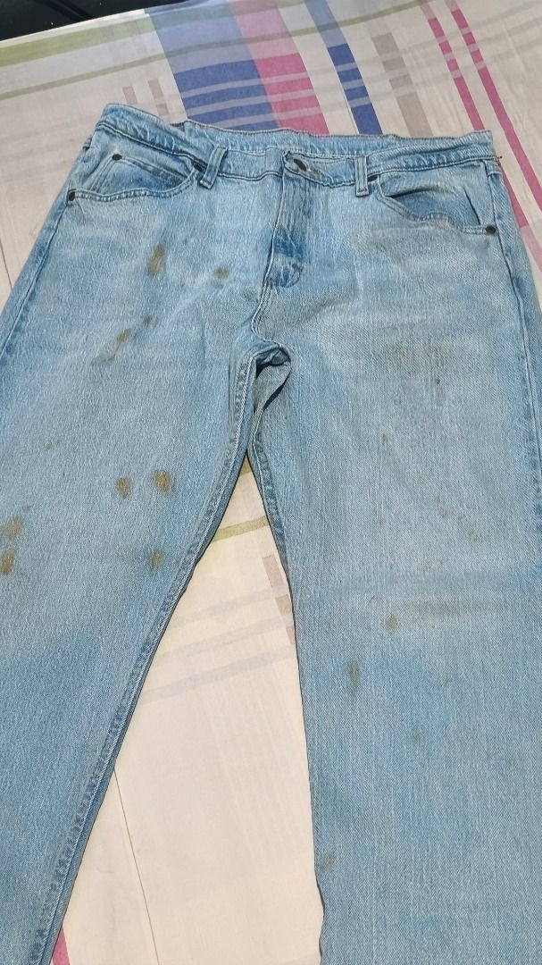 Wrangler Light Wash Denim Jeans (Category: Jeans) located in Davao. Submitted by thethriftproject082 (Listing ID 1469748698, Image 2). Description: Wrangler Light Wash Denim 📍𝐌𝐈𝐍𝐄: 400 📍𝐒𝐈𝐙𝐄 𝐎𝐍 𝐓𝐀𝐆: 34 📍𝐃𝐈𝐌𝐄𝐒: 34 waist x 41 length 📍issue: Stains.