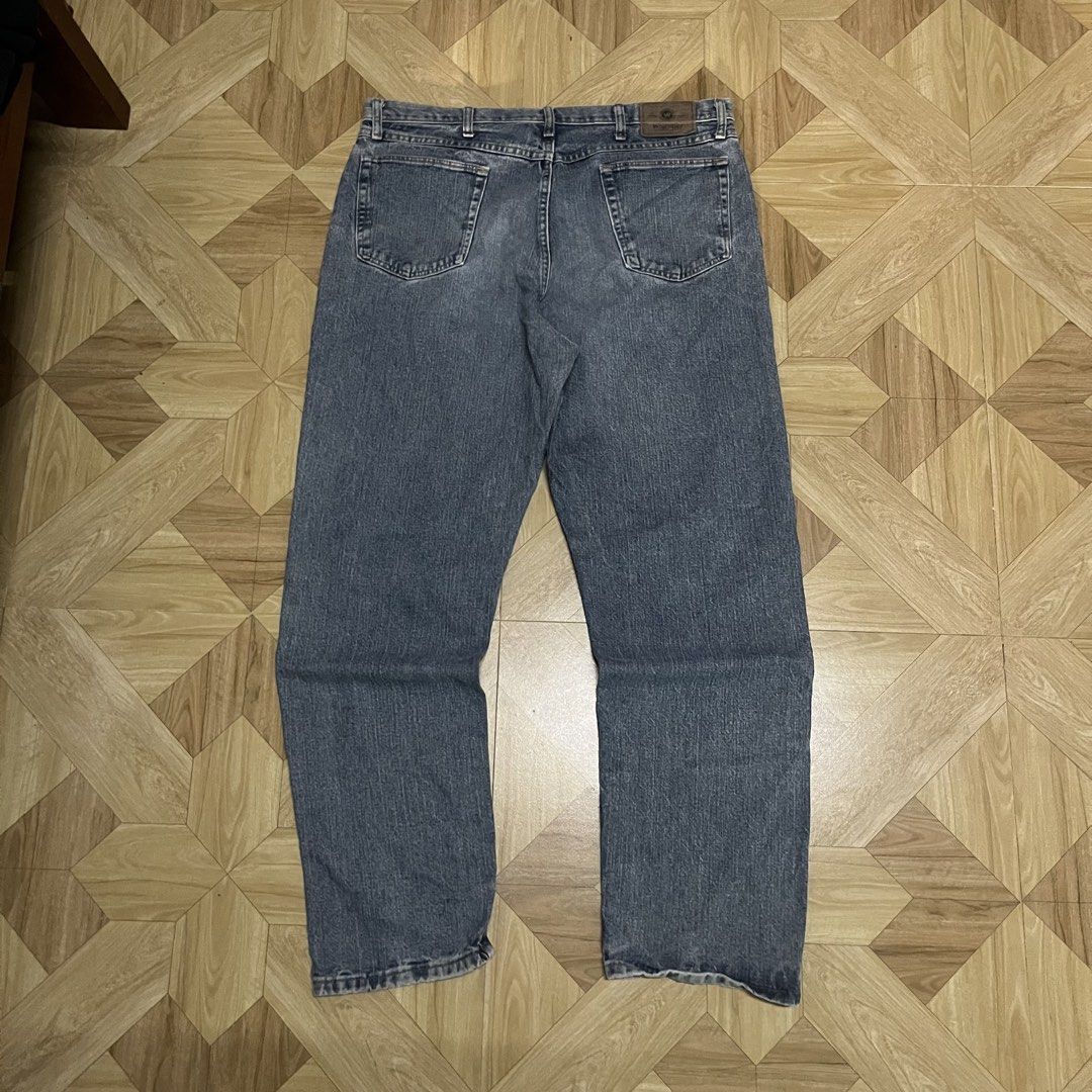 Wrangler Relaxed Fit Pants (Category: Jeans) located in Cavite. Submitted by sacmaestro444 (Listing ID 1469691450, Image 1). Description: 38 on tag good condition sign of usage over all good conditon.